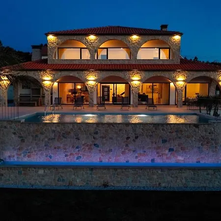 Villa Vista D'ouro- A Luxury In The Mountains *